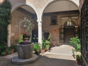 Al Mezzanino, Palazzo Torniello